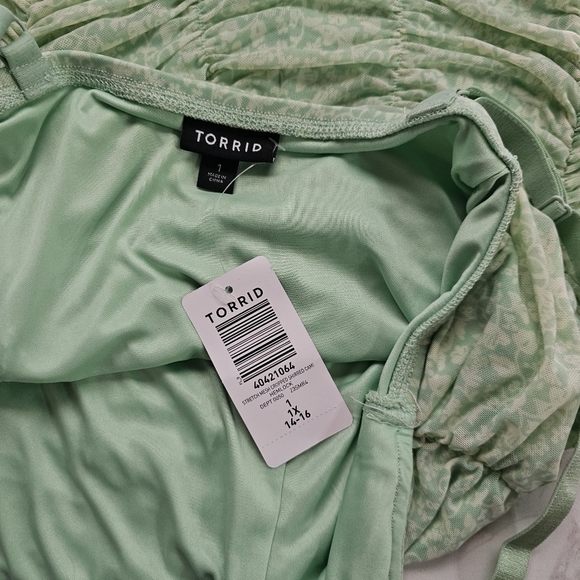 Torrid Stretch Mesh Cropped Shirred Cami Green with Cream Floral Print - Picture 6 of 7